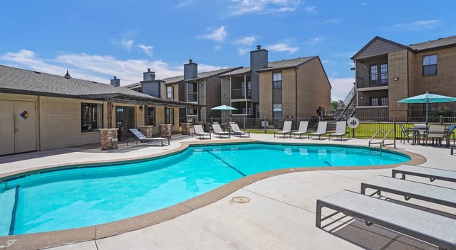 Cimarron Pointe Apts. sign