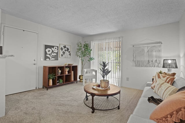 Country Hollow Apartments sign