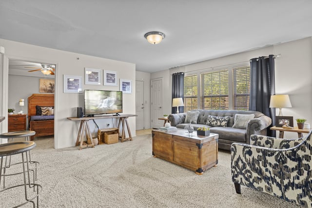 Nickel Creek Apts sign