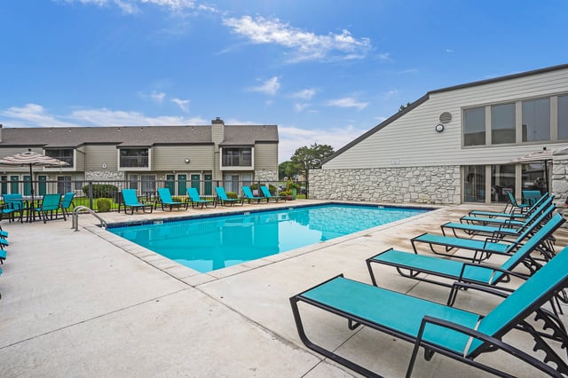 Aspen Park Apartments sign