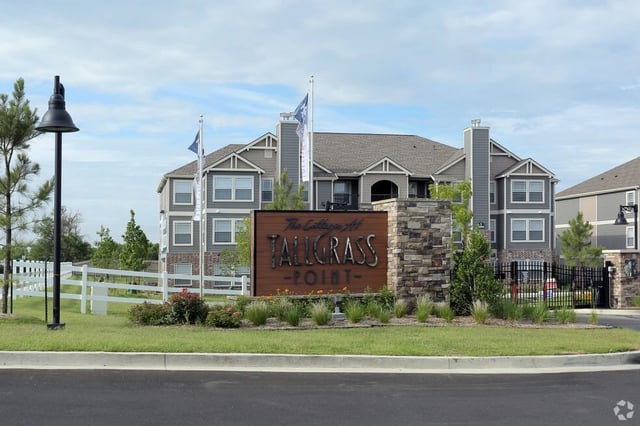 Cottages at Tallgrass Point photo 1
