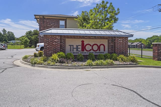 Icon at Broken Arrow Apartments sign