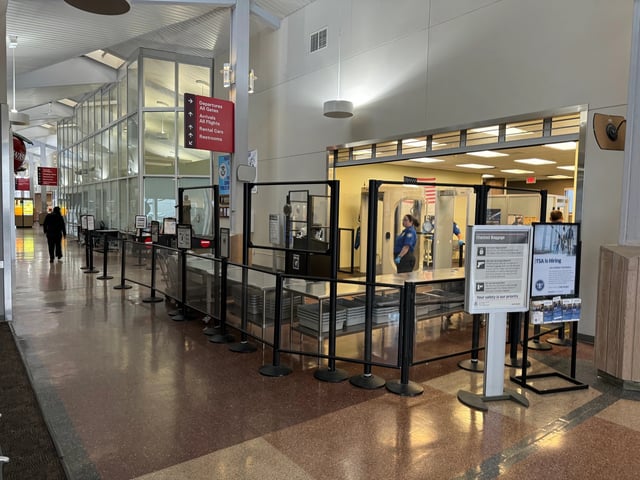 Pangborn Memorial Airport (EAT)