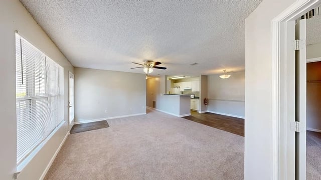 3BR, 2BA - 1,200SF - PREMIUM