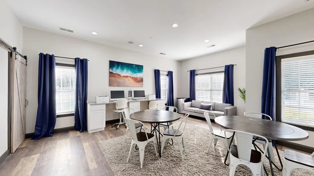 Business Center / Study Lounge